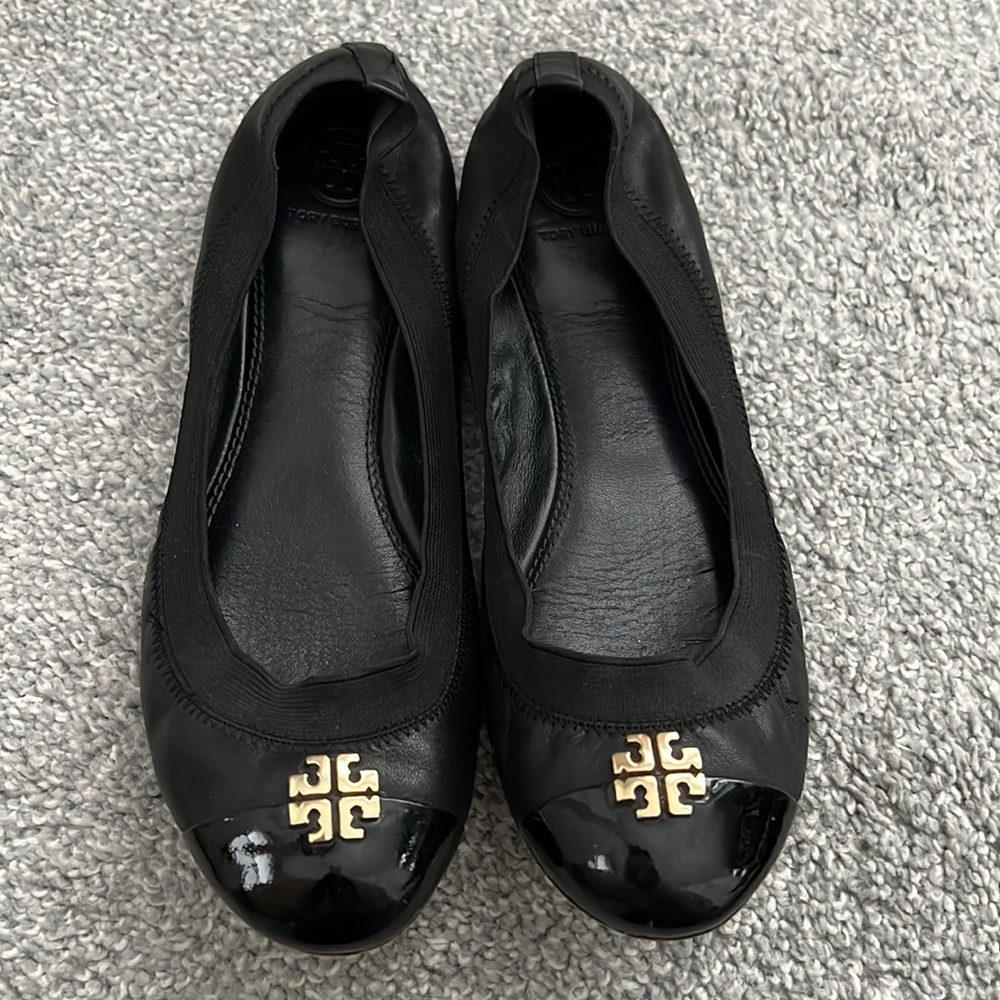 Tory Burch Black Flat Ballet shoes